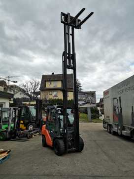 Used Forklift Truck TOYOTA 02-8FDF30 DIESEL VIERRADFRONTSTAPLER (12787822)