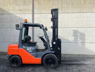 Used Forklift Truck TOYOTA 02-8FDF30 DIESEL VIERRADFRONTSTAPLER (12936051)