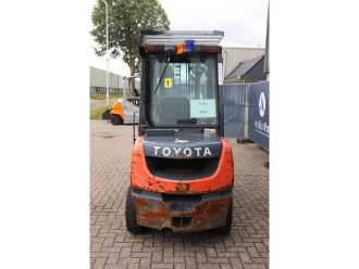 Used Forklift Truck TOYOTA 02-8FDF30 DIESEL VIERRADFRONTSTAPLER (13062962)