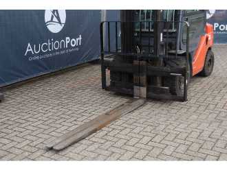 Used Forklift Truck TOYOTA 02-8FDF30 DIESEL VIERRADFRONTSTAPLER (13062962)