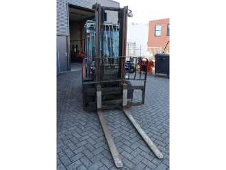 Used Forklift Truck TOYOTA 02-8FDF30 DIESEL VIERRADFRONTSTAPLER (13062976)