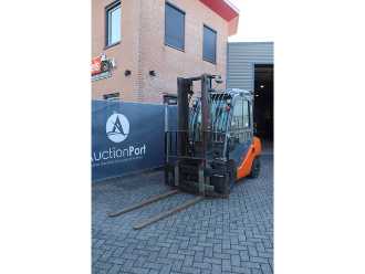 Used Forklift Truck TOYOTA 02-8FDF30 DIESEL VIERRADFRONTSTAPLER (13062976)