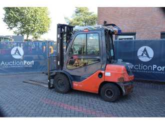 Used Forklift Truck TOYOTA 02-8FDF30 DIESEL VIERRADFRONTSTAPLER (13062977)