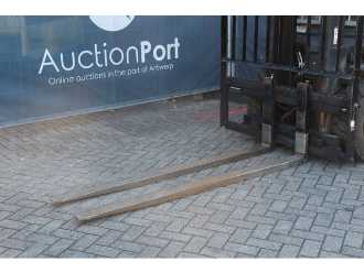 Used Forklift Truck TOYOTA 02-8FDF30 DIESEL VIERRADFRONTSTAPLER (13062977)