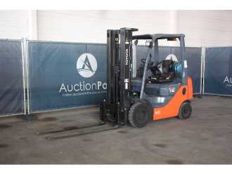 Used Forklift Truck TOYOTA 02-8FGF15 GAS VIERRADFRONTSTAPLER (13039023)