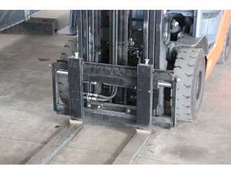 Used Forklift Truck TOYOTA 02-8FGF15 GAS VIERRADFRONTSTAPLER (13039023)