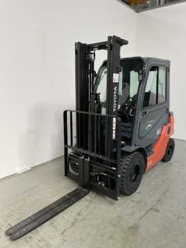 Used Forklift Truck TOYOTA 02-8FGF20 *sofort verfügbar* GAS VIERRADFRONTSTAPLER (13067884) backdrop
