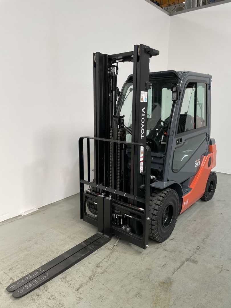 Used Forklift Truck TOYOTA 02-8FGF20 *sofort verfügbar* GAS VIERRADFRONTSTAPLER (13067884)