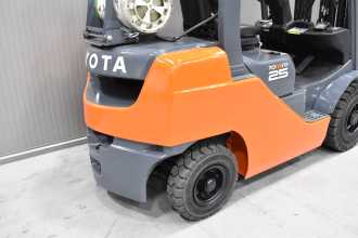 Used Forklift Truck TOYOTA 02-8FGF25 /58290/ GAS VIERRADFRONTSTAPLER (13066211)