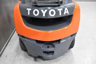 Used Forklift Truck TOYOTA 02-8FGF25 /58290/ GAS VIERRADFRONTSTAPLER (13066211)