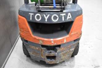 Used Forklift Truck TOYOTA 02-8FGF25 /58292/ GAS VIERRADFRONTSTAPLER (13066176)