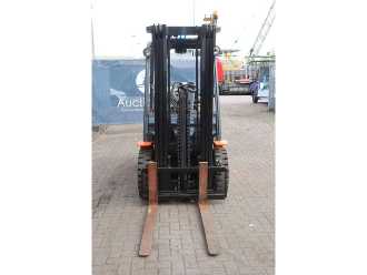 Used Forklift Truck TOYOTA 02-8FGF25 GAS VIERRADFRONTSTAPLER (13062905)