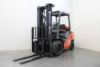 Used Forklift Truck TOYOTA 02-8FGF30 GAS VIERRADFRONTSTAPLER (12815674)
