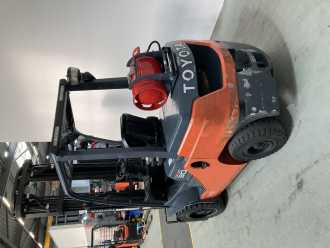 Used Forklift Truck TOYOTA 02-8FGF30 GAS VIERRADFRONTSTAPLER (13039535) backdrop