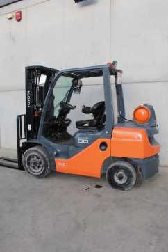Used Forklift Truck TOYOTA 02-8FGF30 MATRICULADA GAS VIERRADFRONTSTAPLER (13034340)