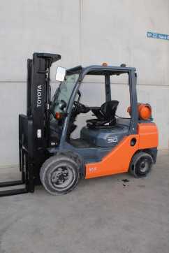 Used Forklift Truck TOYOTA 02-8FGF30 MATRICULADA GAS VIERRADFRONTSTAPLER (13034340)