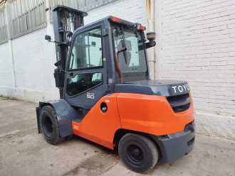 Used Forklift Truck TOYOTA 40-8FD50N DIESEL VIERRADFRONTSTAPLER (13029159)
