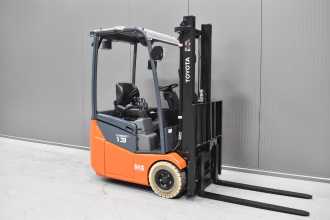Used Forklift Truck TOYOTA 7FBEST13 /57627/ ELEKTRO DREIRADFRONTSTAPLER (13039647) backdrop