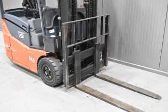 Used Forklift Truck TOYOTA 7FBEST15 /57763/ ELEKTRO DREIRADFRONTSTAPLER (13043738)