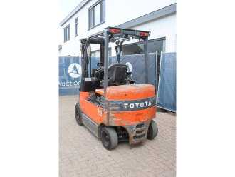 Used Forklift Truck TOYOTA 7FBMF25 ELEKTRO VIERRADFRONTSTAPLER (13065060)