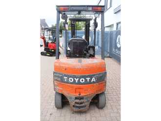 Used Forklift Truck TOYOTA 7FBMF25 ELEKTRO VIERRADFRONTSTAPLER (13065060)