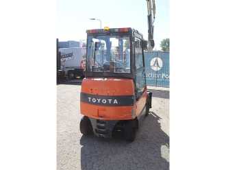 Used Forklift Truck TOYOTA 7FBMF30 ELEKTRO VIERRADFRONTSTAPLER (13063405)