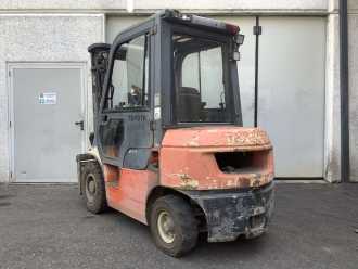 Used Forklift Truck TOYOTA 7FDF25 DIESEL VIERRADFRONTSTAPLER (13060350)