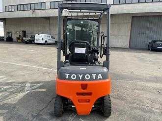 Used Forklift Truck TOYOTA 8 FBM 16T ELEKTRO DREIRADFRONTSTAPLER (12920445)