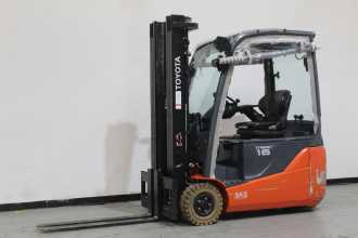 Used Forklift Truck TOYOTA 8FBE16T ELEKTRO DREIRADFRONTSTAPLER (13005008) backdrop