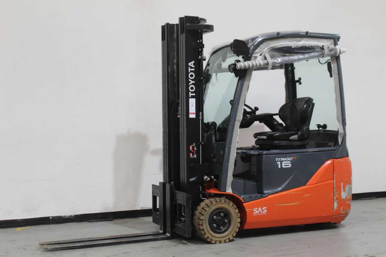 Used Forklift Truck TOYOTA 8FBE16T ELEKTRO DREIRADFRONTSTAPLER (13005008)