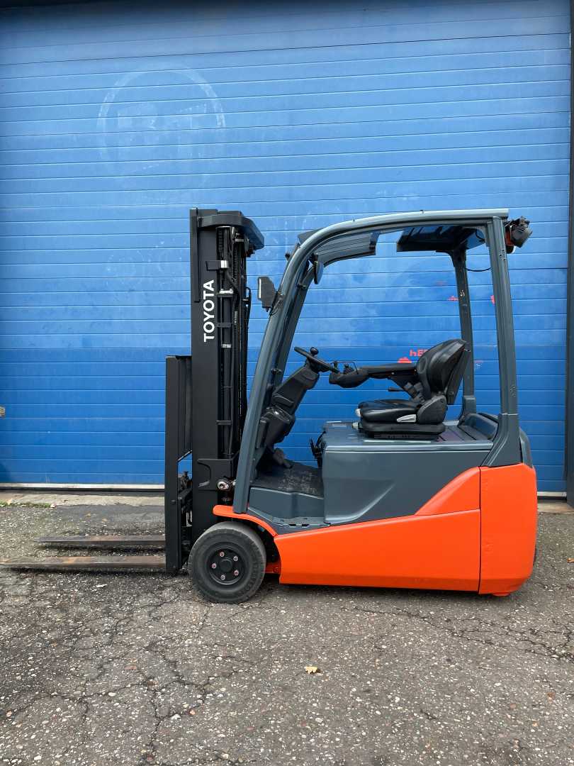 Used Forklift Truck TOYOTA 8FBE16T ELEKTRO DREIRADFRONTSTAPLER (13068598)