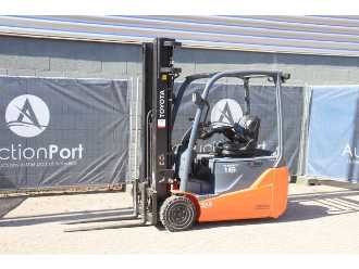 Used Forklift Truck TOYOTA 8FBE16T ELEKTRO VIERRADFRONTSTAPLER (13063411) backdrop