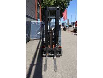 Used Forklift Truck TOYOTA 8FBE16T ELEKTRO VIERRADFRONTSTAPLER (13063411)