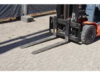 Used Forklift Truck TOYOTA 8FBE16T ELEKTRO VIERRADFRONTSTAPLER (13063411)