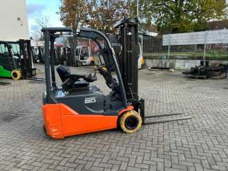 Used Forklift Truck TOYOTA 8FBE20T ELEKTRO DREIRADFRONTSTAPLER (13013322)