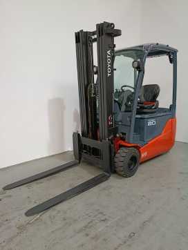 Used Forklift Truck TOYOTA 8FBE20T *sofort verfügbar* ELEKTRO DREIRADFRONTSTAPLER (13063771) backdrop