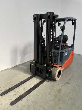 Used Forklift Truck TOYOTA 8FBE20T *sofort verfügbar* ELEKTRO DREIRADFRONTSTAPLER (13064522) backdrop