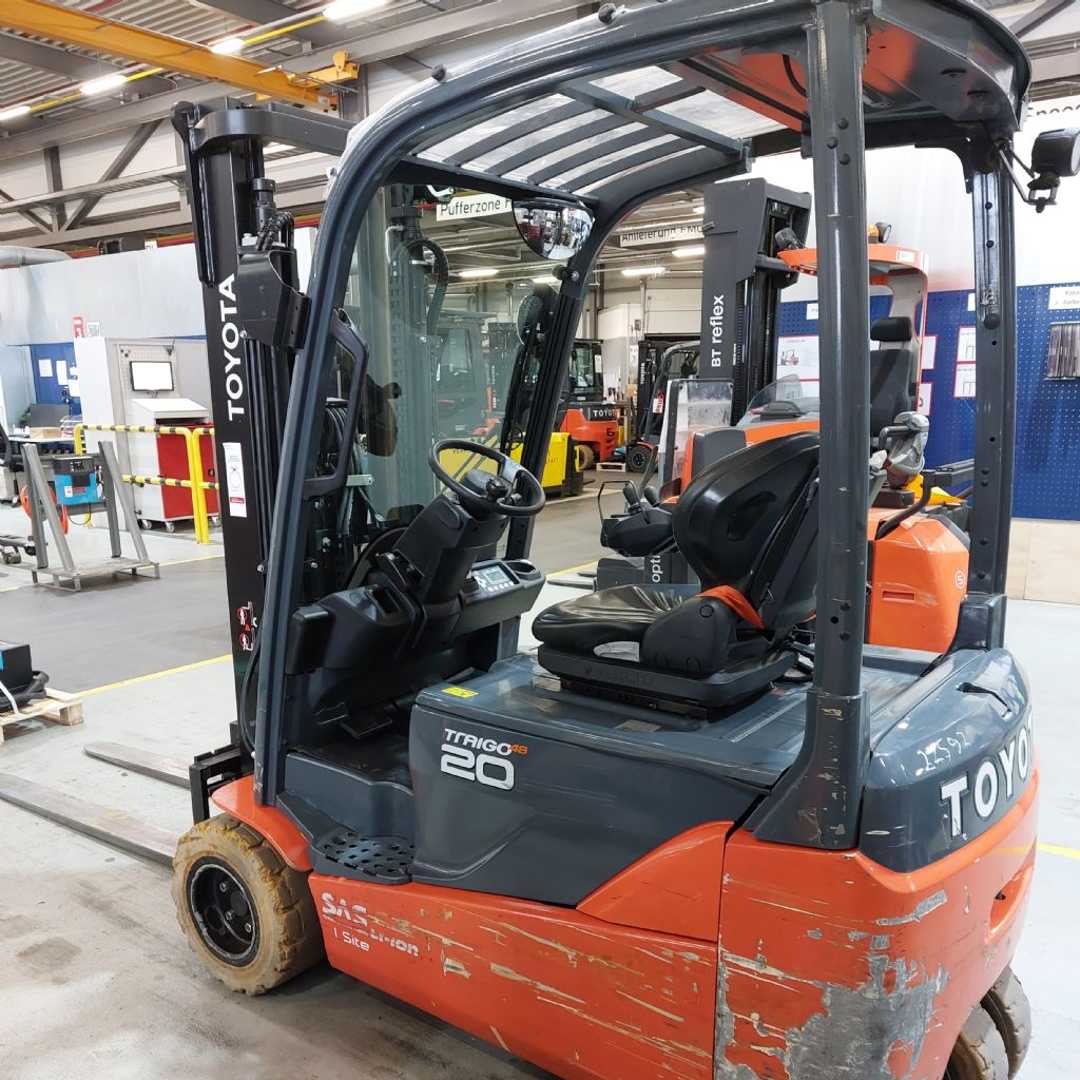Used Forklift Truck TOYOTA 8FBE20T *sofort verfügbar* ELEKTRO DREIRADFRONTSTAPLER (13069442)