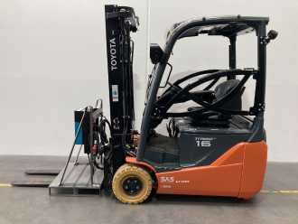 Used Forklift Truck TOYOTA 8FBEK16T ELEKTRO DREIRADFRONTSTAPLER (13039868) backdrop