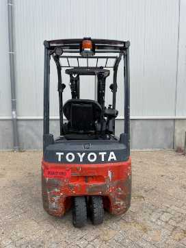 Used Forklift Truck TOYOTA 8FBEK16T ELEKTRO DREIRADFRONTSTAPLER (13068596)