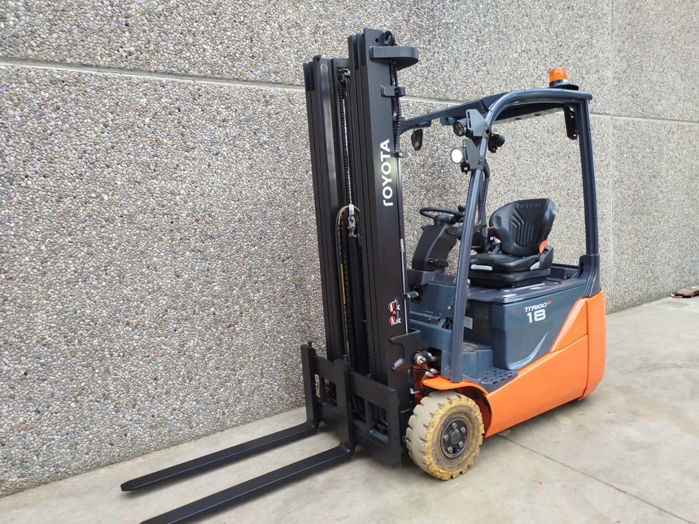 Used Forklift Truck TOYOTA 8FBEK18T ELEKTRO DREIRADFRONTSTAPLER (13061348)