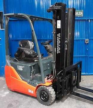 Used Forklift Truck TOYOTA 8FBET15 ELEKTRO DREIRADFRONTSTAPLER (12399682) backdrop
