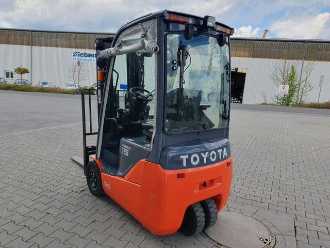 Used Forklift Truck TOYOTA 8FBET15 / Triplex: 4.30m / nur 393h! / SS ELEKTRO VIERRADFRONTSTAPLER (13024783)