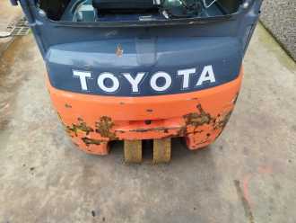 Used Forklift Truck TOYOTA 8FBET16 ELEKTRO DREIRADFRONTSTAPLER (13037160)