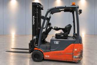 Used Forklift Truck TOYOTA 8FBET20 /58830/ ELEKTRO DREIRADFRONTSTAPLER (13065548) backdrop