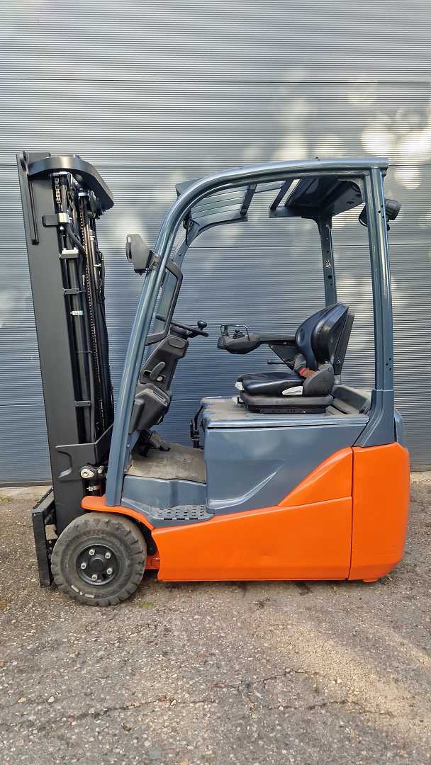 Used Forklift Truck TOYOTA 8FBEk16T ELEKTRO DREIRADFRONTSTAPLER (13068597)