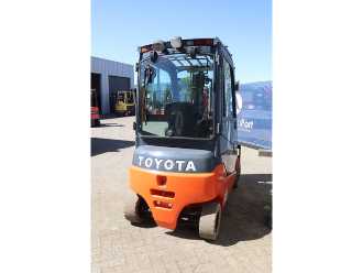 Used Forklift Truck TOYOTA 8FBM16T ELEKTRO VIERRADFRONTSTAPLER (13041362)