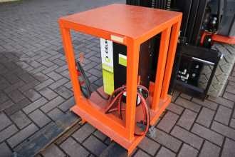 Used Forklift Truck TOYOTA 8FBM20T ELEKTRO VIERRADFRONTSTAPLER (12925250)