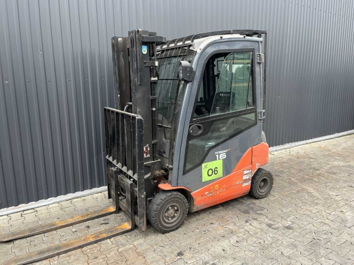 Used Forklift Truck TOYOTA 8FBMK16T ELEKTRO VIERRADFRONTSTAPLER (13065984)