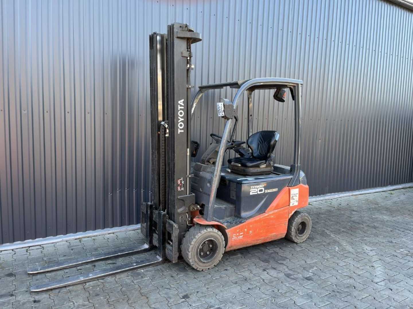 Used Forklift Truck TOYOTA 8FBMK20T ELEKTRO VIERRADFRONTSTAPLER (13065968)